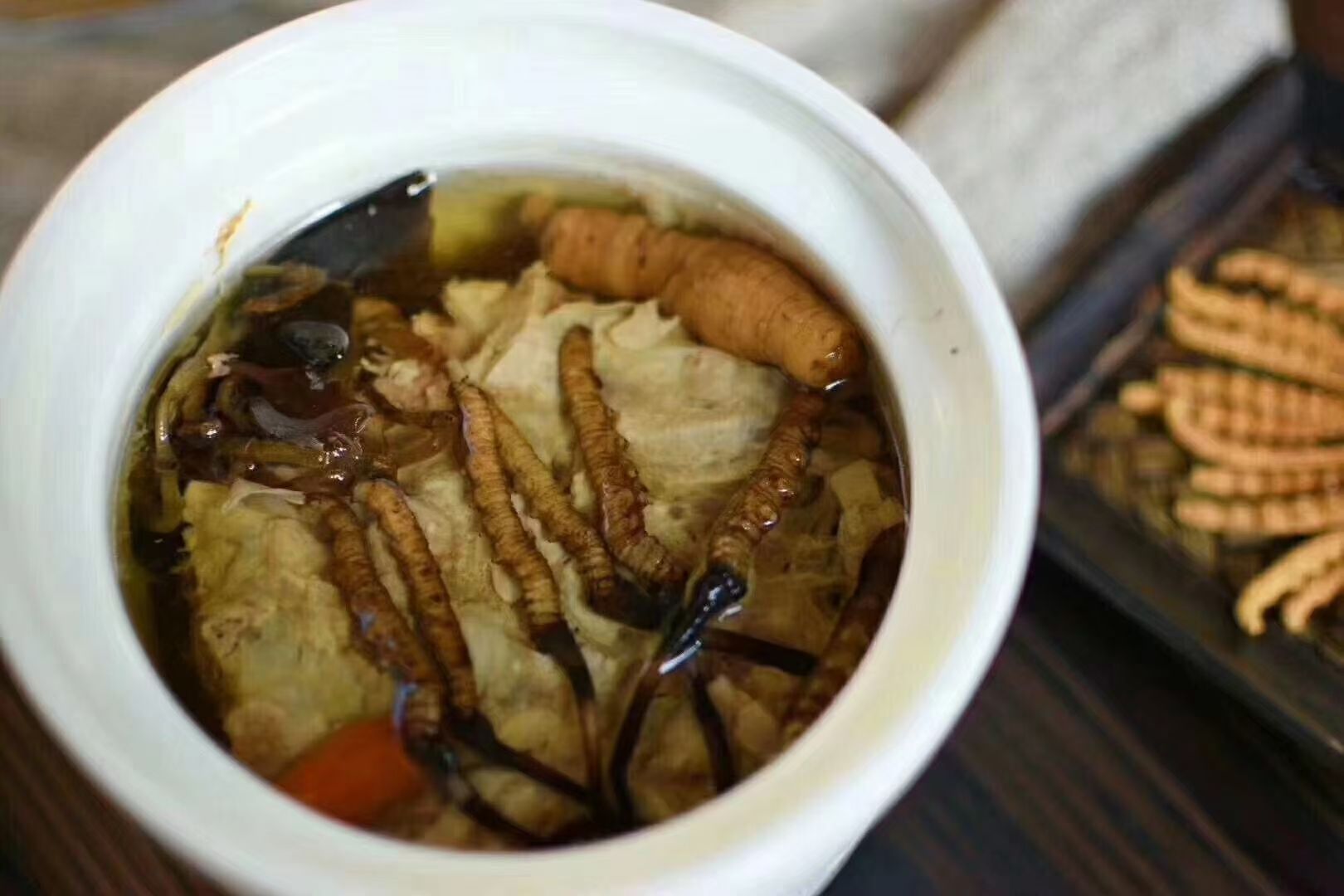 冬蟲夏草怎么食用？