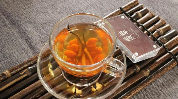 冬蟲夏草泡水時間全解析：泡多久才最有效？