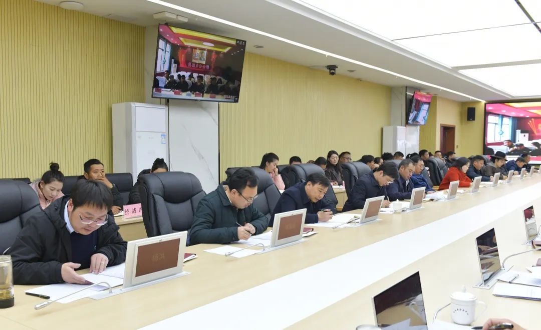 李成統(tǒng)主持召開比如縣2025年蟲草采集管理服務動員部署會