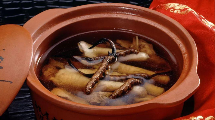 糖尿病可服用冬蟲夏草嗎？科學(xué)解析其調(diào)理價值與注意事項