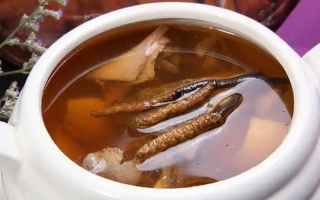 東強堂蟲草清燉團(tuán)魚：秋冬滋補硬菜，一口鮮醇養(yǎng)身心